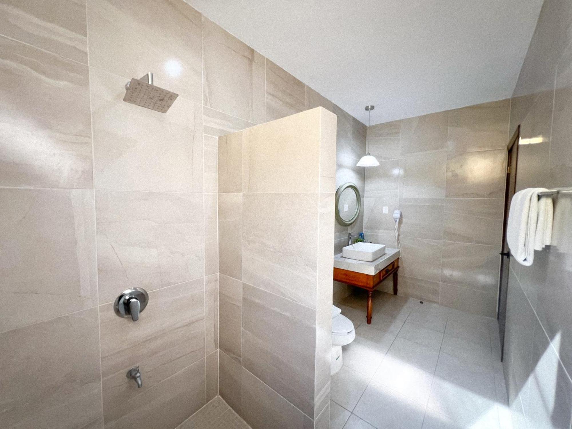 Hotel Fundadores วัลลาโดลิด ภายนอก รูปภาพ